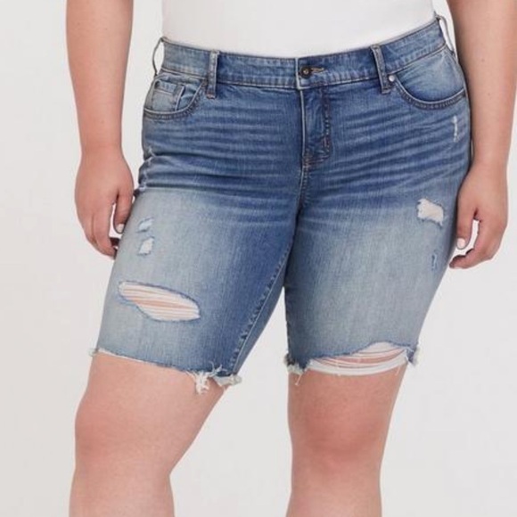 *NEW* Torrid Denim Bermuda Vintage Stretch Mid Rise Shorts - Picture 1 of 14